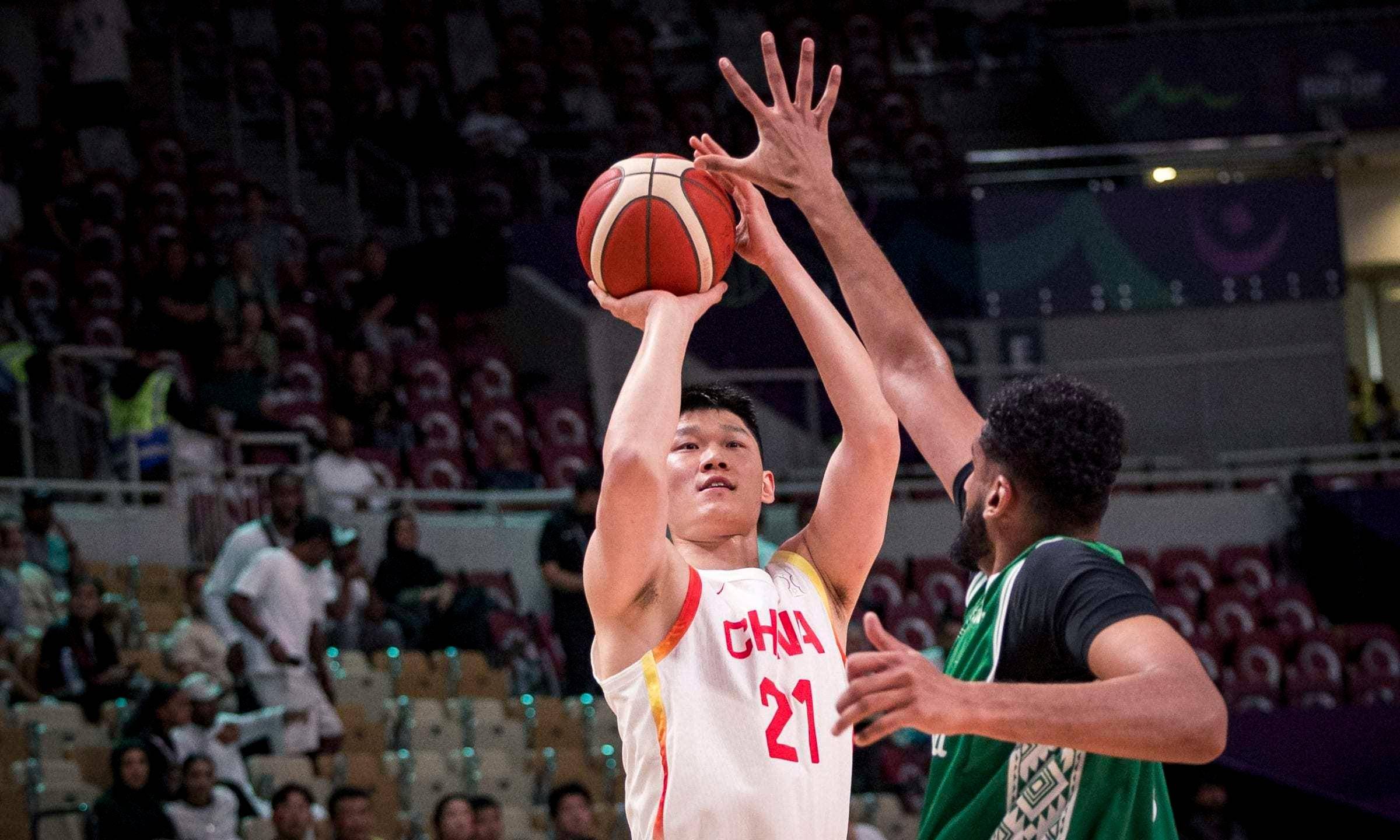 包含篮球职业联赛球员突破个人记录，表现亮眼的词条