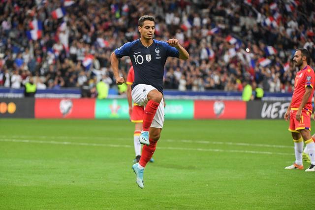 荷兰豪强轻取三分，实力无人能敌的简单介绍