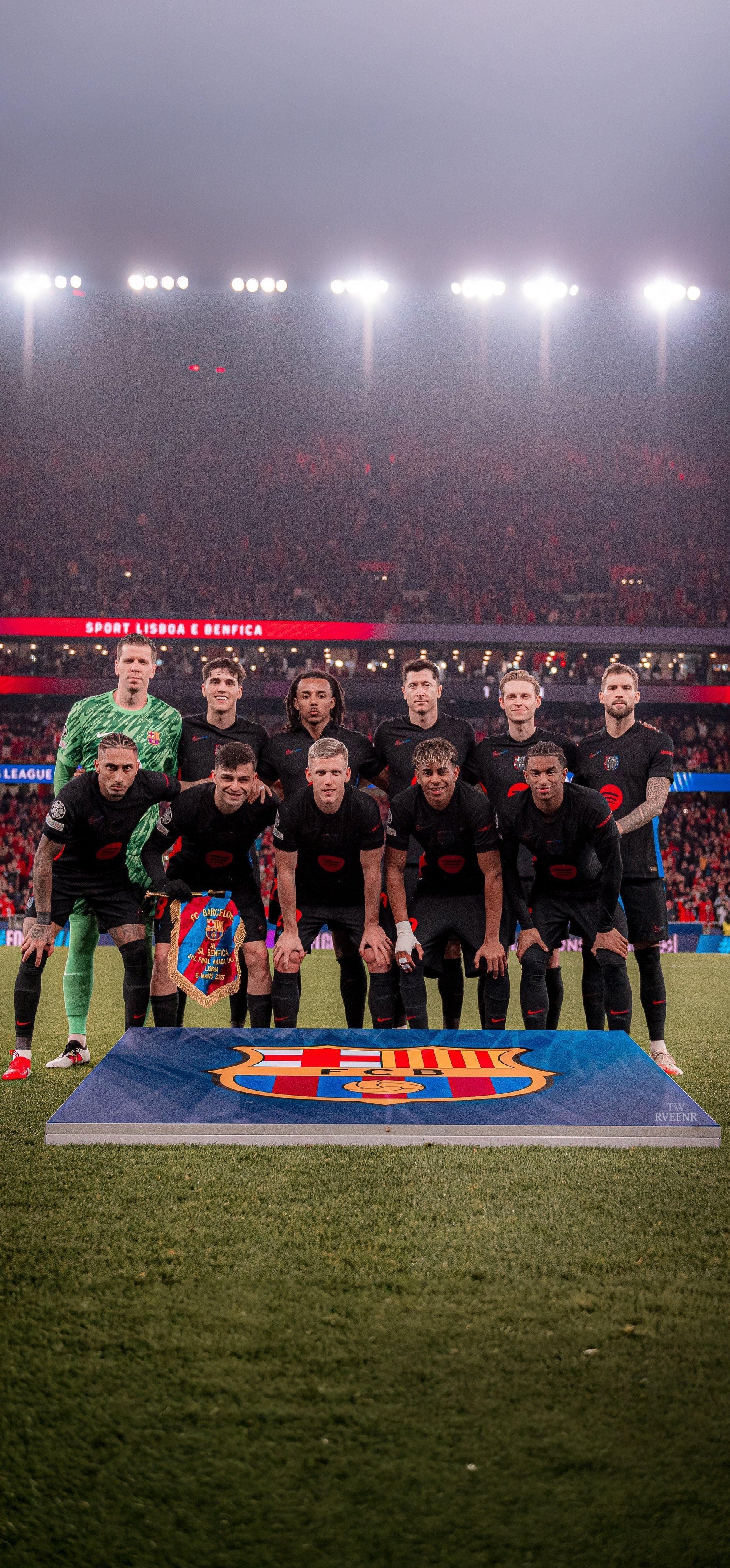 热门足球比赛引发了球迷们的疯狂热情