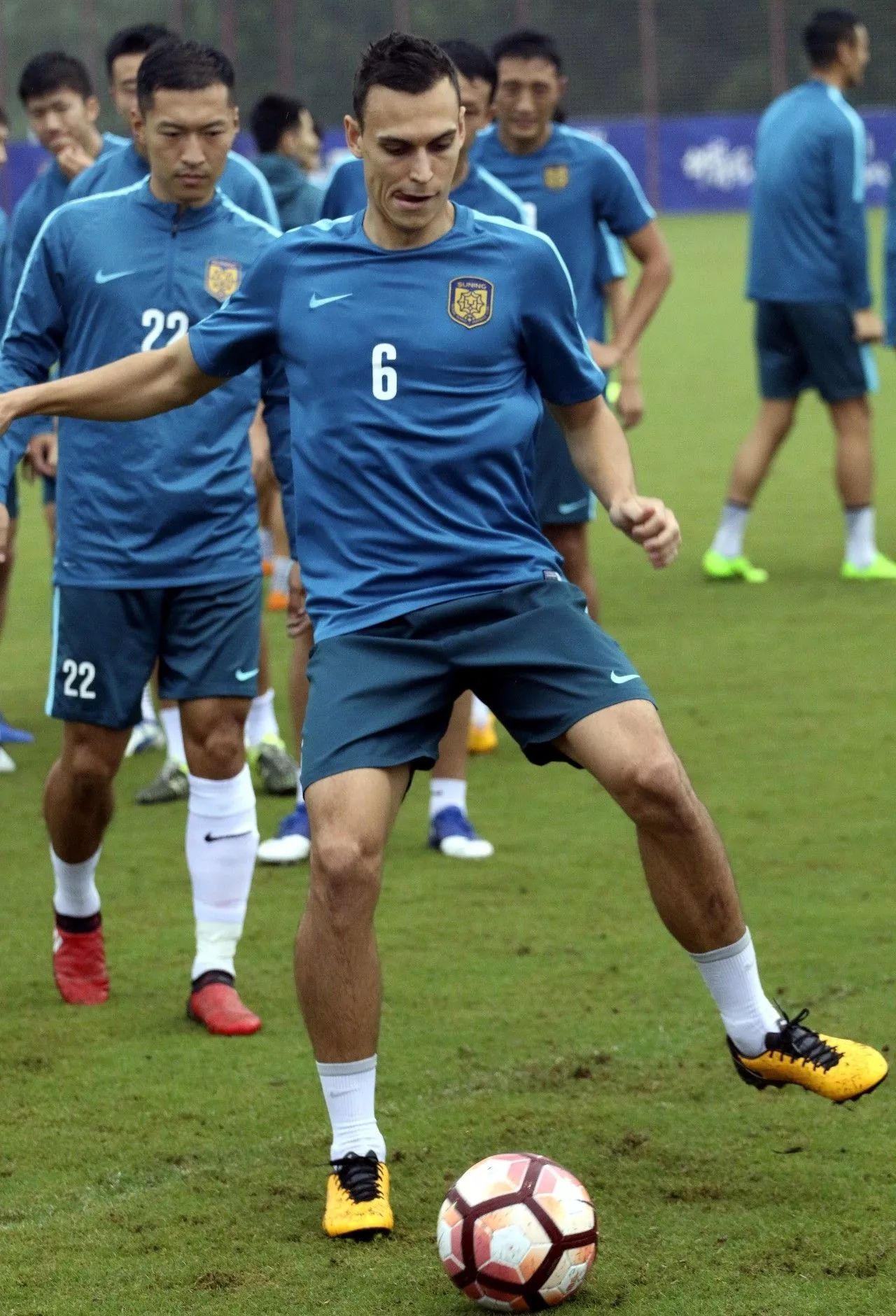 包含亚洲洲际比赛中国内球队的团队斗志的词条