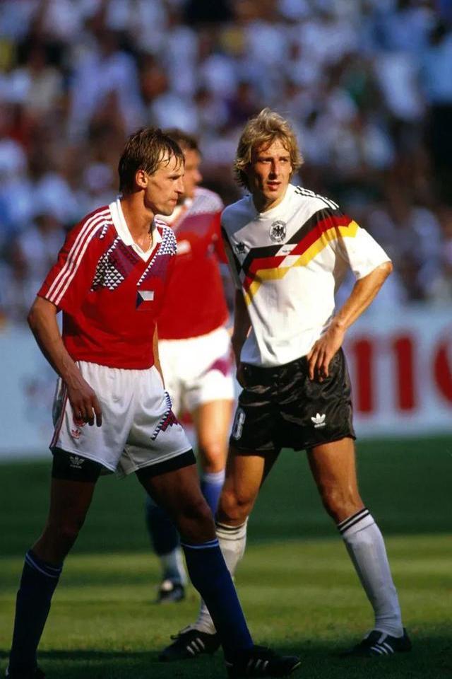 斯洛伐克队在客场比赛中表现出色，将对手压倒性击败