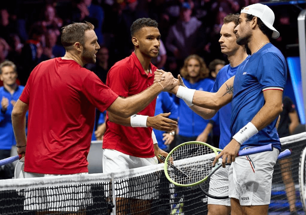 包含戴维斯杯险胜拉沃尔杯，西西帕斯点燃赛场的词条