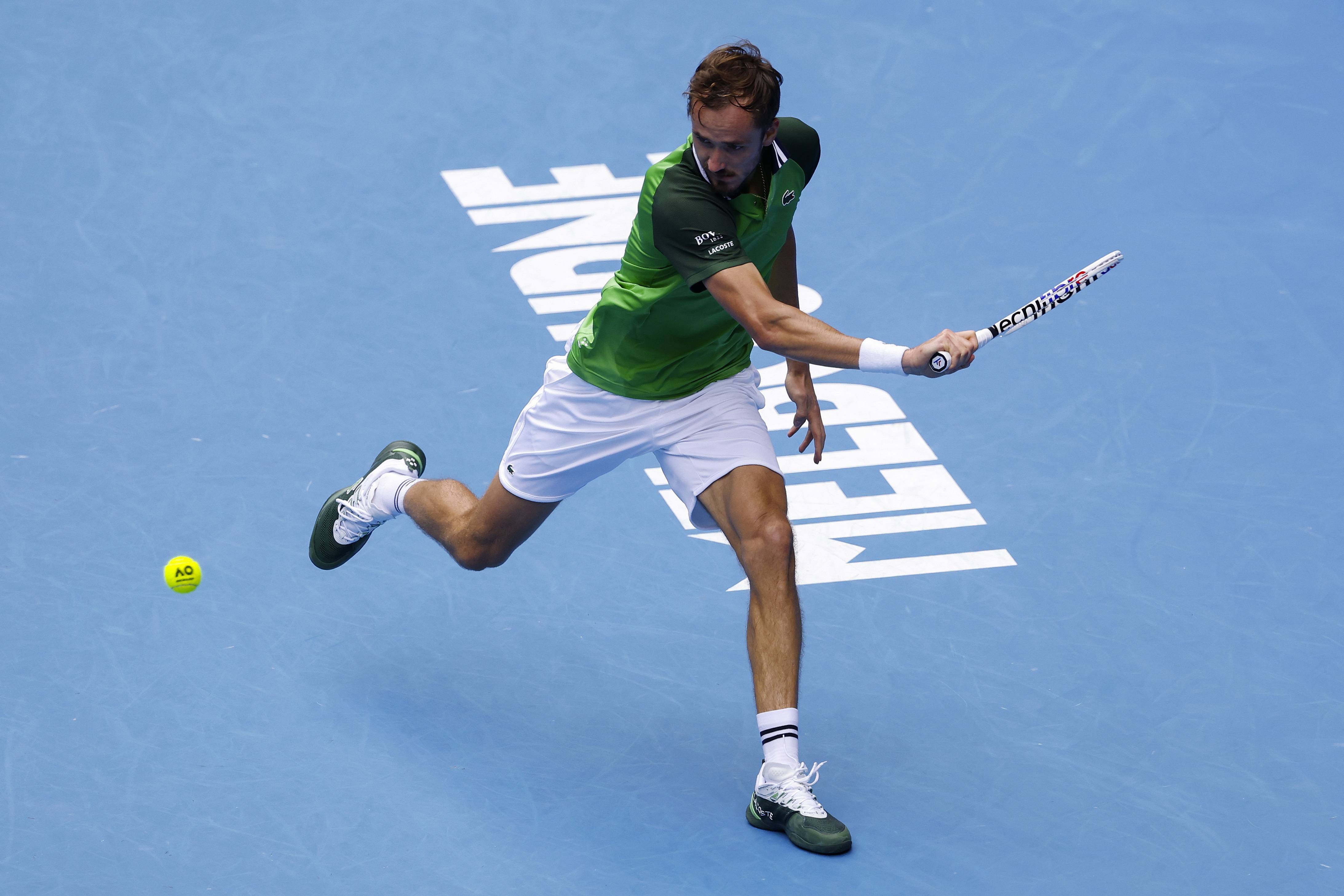 包含澳网逆转ATP总决赛，梅德韦杰夫高光表现的词条