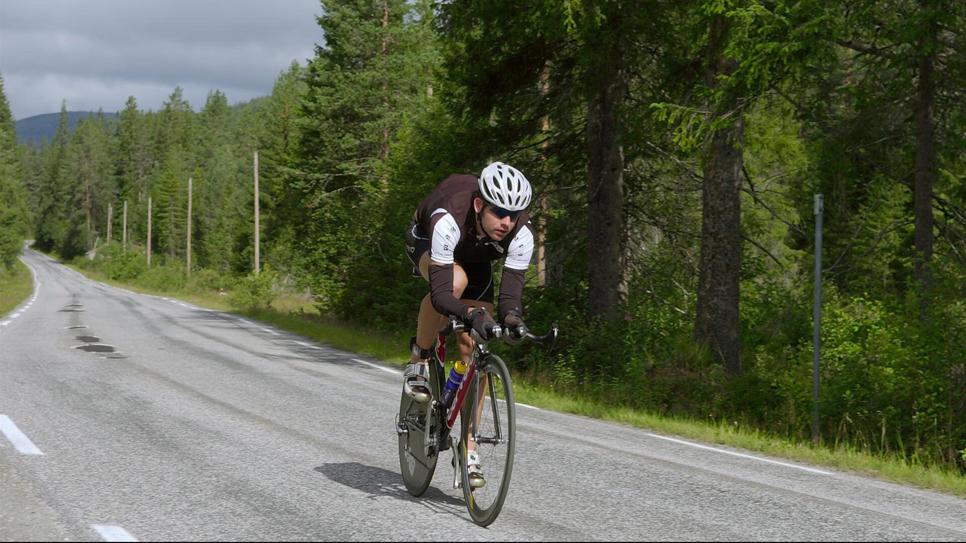 杰伦格林狂砍42分引爆全场，新疆队攻防一体全面压制凯尔特人